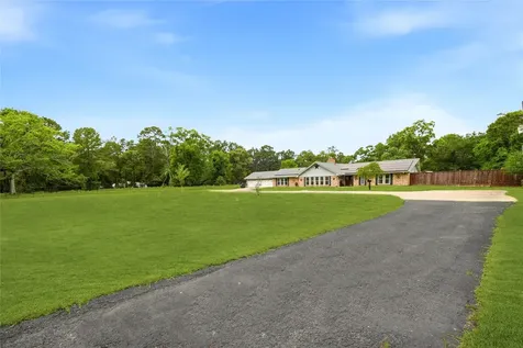 1551 County Road 318 Cleveland TX 77327