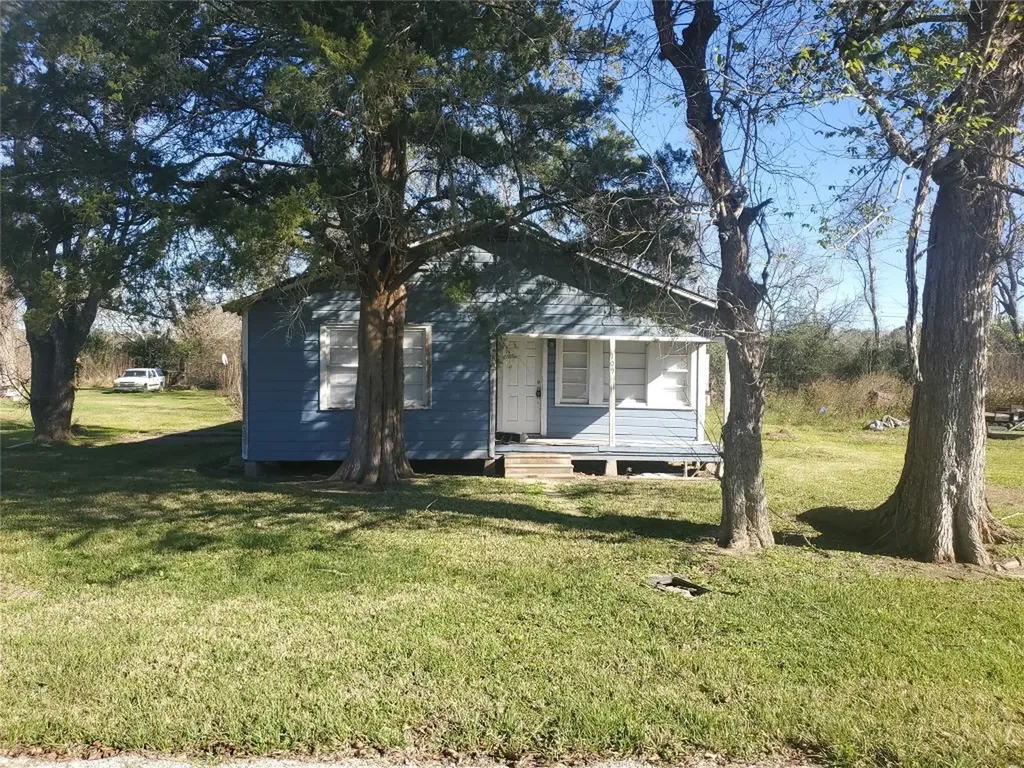 109 Carver Street West Columbia TX 77486