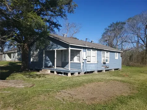 109 Carver Street West Columbia TX 77486
