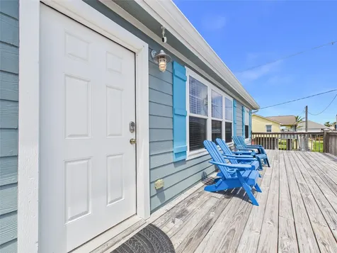 905 Meynig Drive Crystal Beach TX 77650