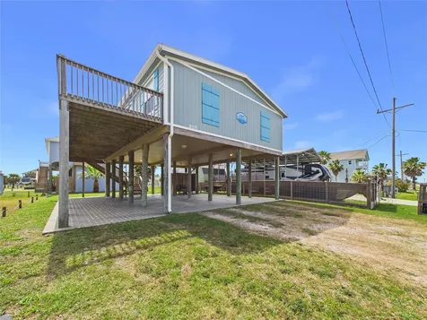 905 Meynig Drive Crystal Beach TX 77650