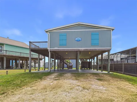 905 Meynig Drive Crystal Beach TX 77650