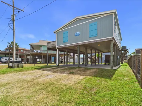 905 Meynig Drive Crystal Beach TX 77650