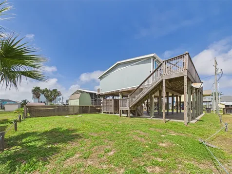 905 Meynig Drive Crystal Beach TX 77650