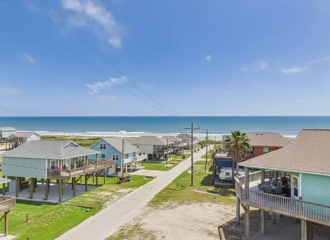 905 Meynig Drive Crystal Beach TX 77650