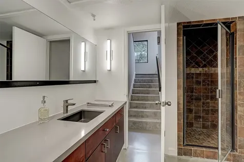 2504 Mandell Street 1 Houston TX 77006