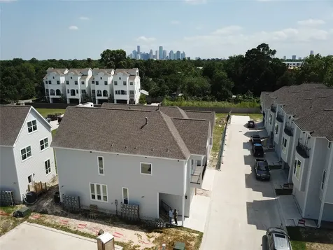 1815 Napa Creek Lane Houston TX 77009