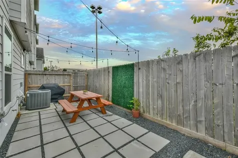 1815 Napa Creek Lane Houston TX 77009