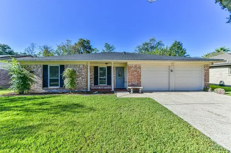 405 Linda Lane Friendswood TX 77546