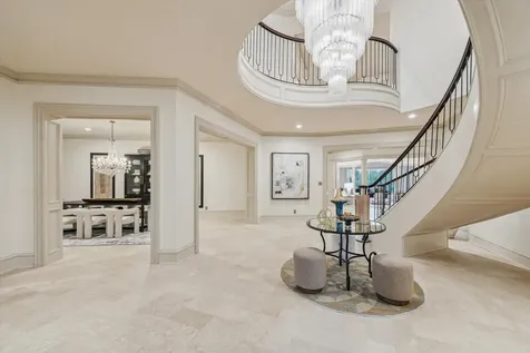 918 Huntington Cove Houston TX 77063