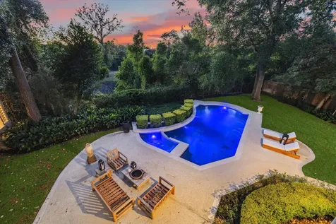 918 Huntington Cove Houston TX 77063