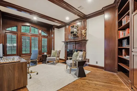 918 Huntington Cove Houston TX 77063