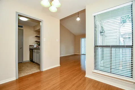 3500 Tangle Brush Drive 14 The Woodlands TX 77381