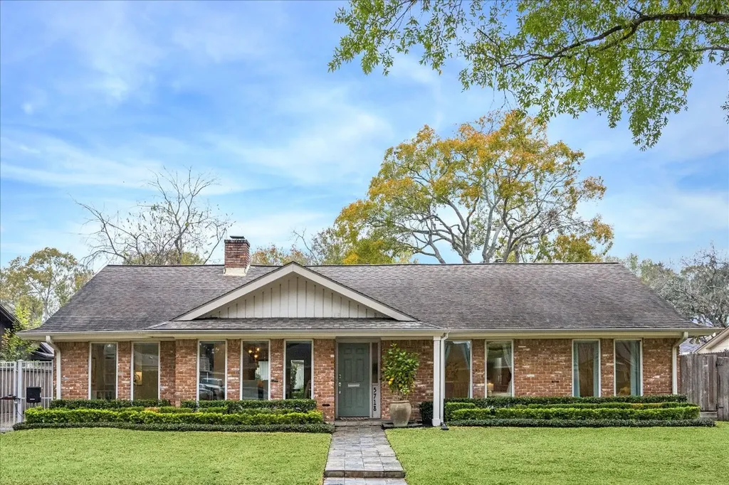 5718 Jackwood Street Houston TX 77096