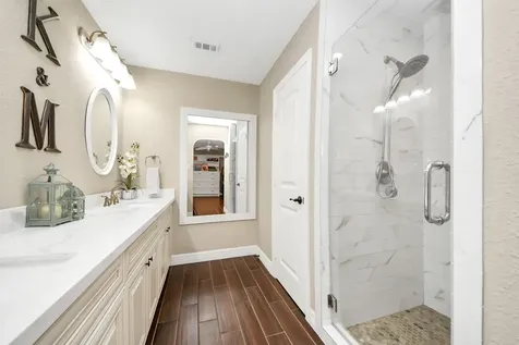 15 Haverford Lane Friendswood TX 77546