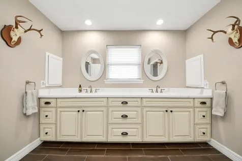 15 Haverford Lane Friendswood TX 77546
