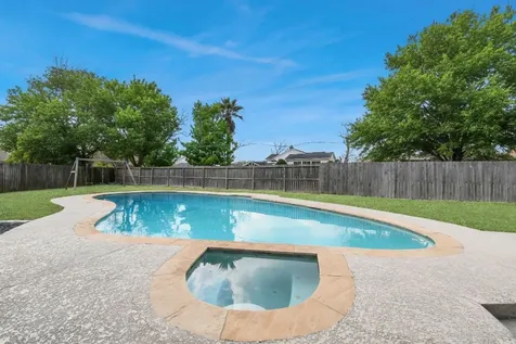 15 Haverford Lane Friendswood TX 77546