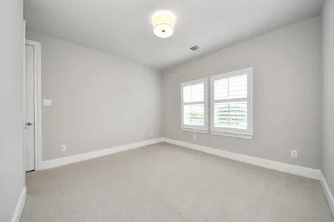 2004 Lou Ellen Lane C Houston TX 77018