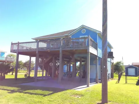 915 Sandollar Crystal Beach TX 77650