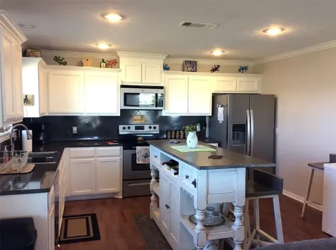 915 Sandollar Crystal Beach TX 77650