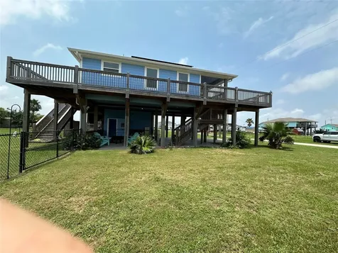 915 Sandollar Crystal Beach TX 77650