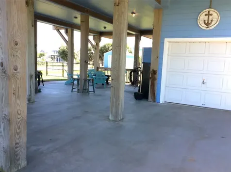 915 Sandollar Crystal Beach TX 77650