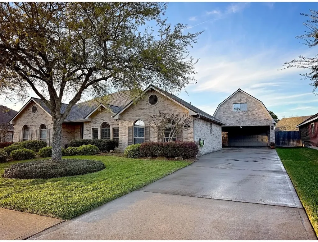 1704 Cross Spring Lane League City TX 77573