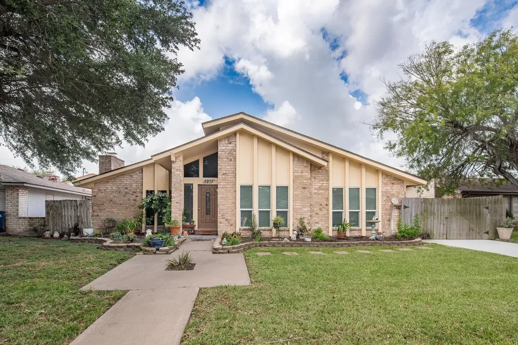 4957 Shadowbend Drive Corpus Christi TX 78413