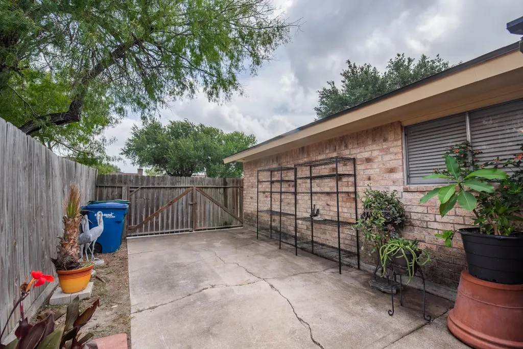 4957 Shadowbend Drive Corpus Christi TX 78413