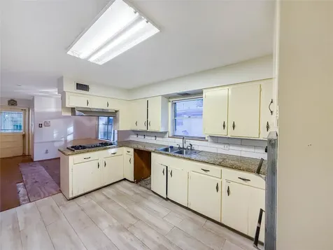 8219 Colgate Street Houston TX 77061