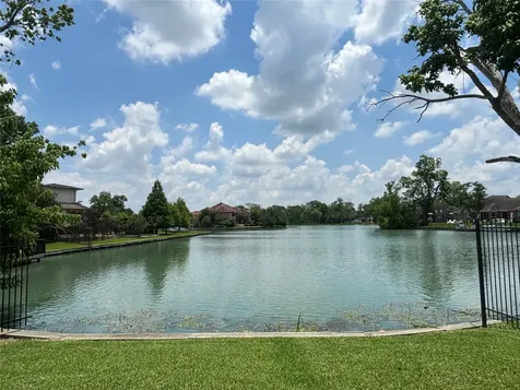 6 Hidden Cove Missouri City TX 77459