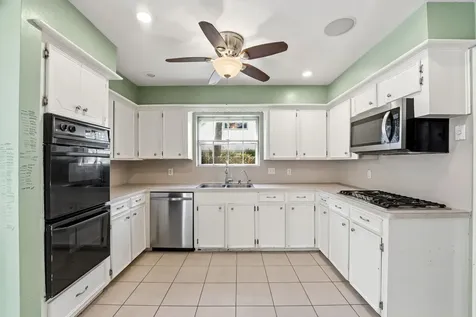 1918 Thousand Pines Drive Kingwood TX 77339