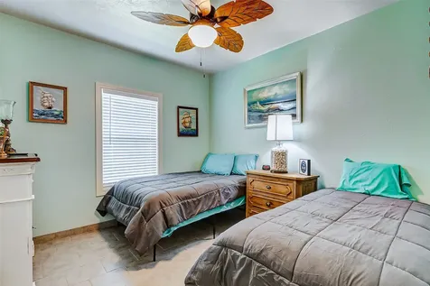 851 Palmetto Drive Crystal Beach TX 77650