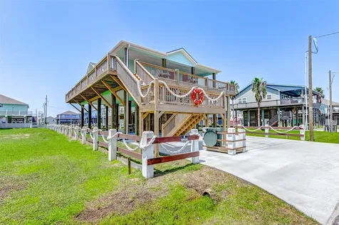 851 Palmetto Drive Crystal Beach TX 77650