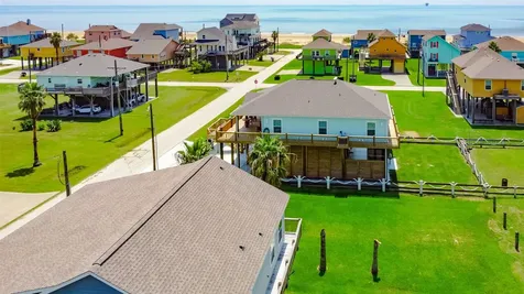 851 Palmetto Drive Crystal Beach TX 77650
