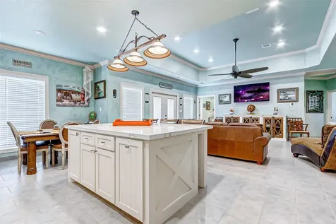 851 Palmetto Drive Crystal Beach TX 77650