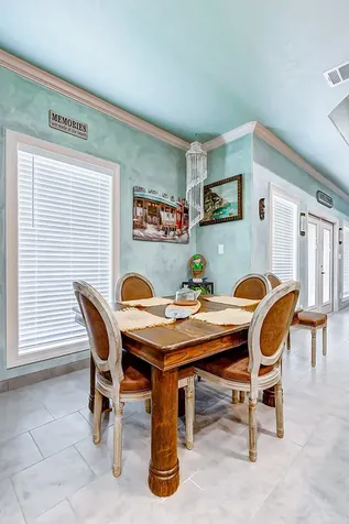851 Palmetto Drive Crystal Beach TX 77650