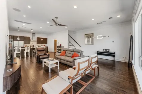 1507 Sandman Street Houston TX 77007