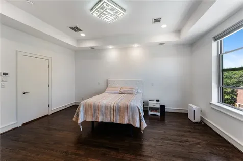 1507 Sandman Street Houston TX 77007