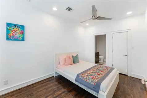 1507 Sandman Street Houston TX 77007