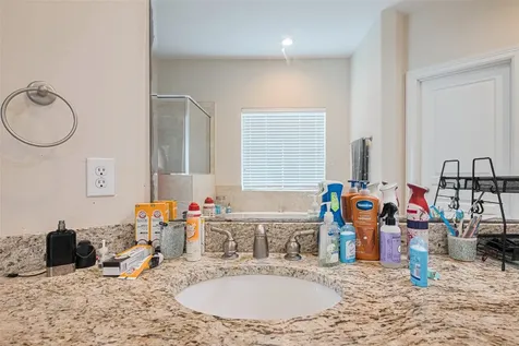 24 Versante Court Houston TX 77070