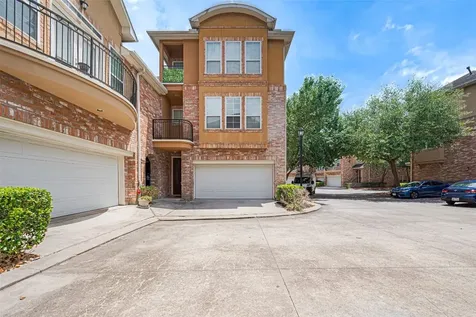 24 Versante Court Houston TX 77070