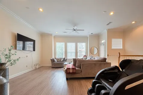 24 Versante Court Houston TX 77070