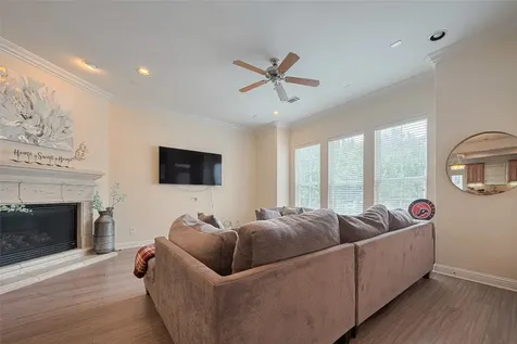 24 Versante Court Houston TX 77070