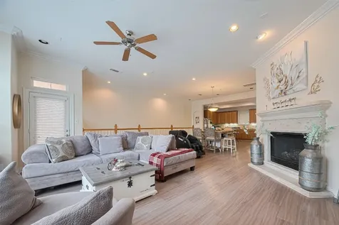 24 Versante Court Houston TX 77070