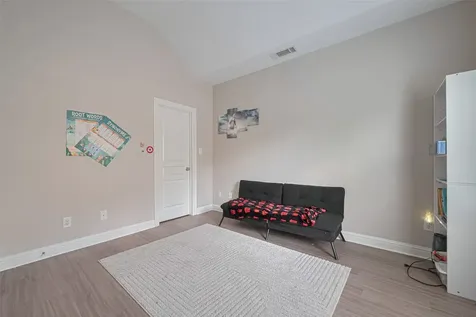 24 Versante Court Houston TX 77070