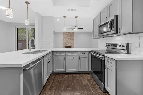 233 Litchfield Lane Houston TX 77024