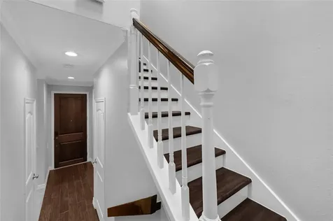 233 Litchfield Lane Houston TX 77024