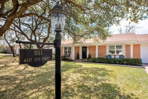 1013 W 12th Street Brady TX 76825