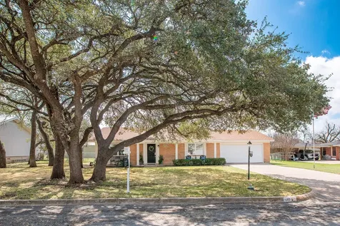1013 W 12th Street Brady TX 76825